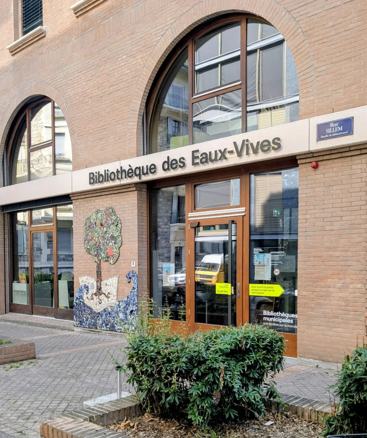 Bibliothèque des Eaux-Vives