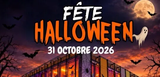 Affiche Fête Halloween, 31 octobre 2026, bâtiment décoré sous la pleine lune avec chauves-souris et fantôme